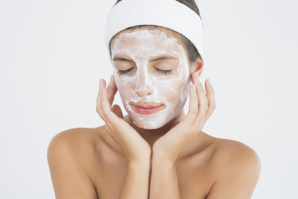 炭酸パックのおすすめ4選！高い美容効果と毛穴の悩みを解消できる理由も紹介